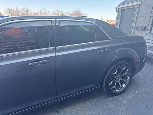 Used 2015 Chrysler 300 Limited image 5