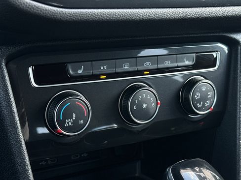 Used 2022 Volkswagen Tiguan S image 22