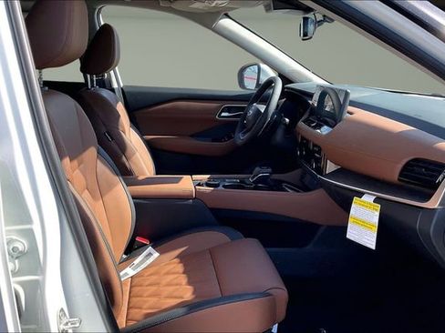 New 2026 Nissan Rogue Platinum image 11