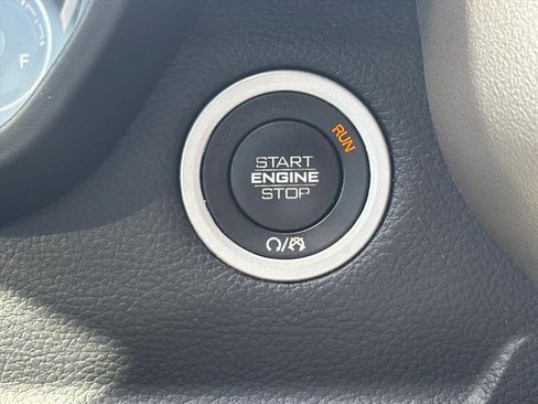 Used 2019 RAM 1500 Laramie image 18