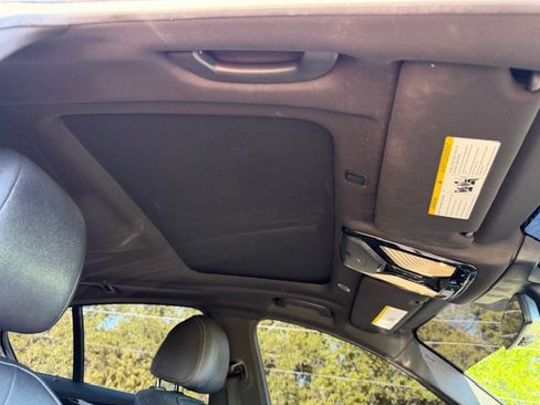 Used 2022 BMW 530i image 16