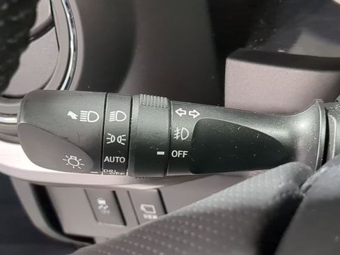 Used 2021 Toyota Tacoma Limited image 38