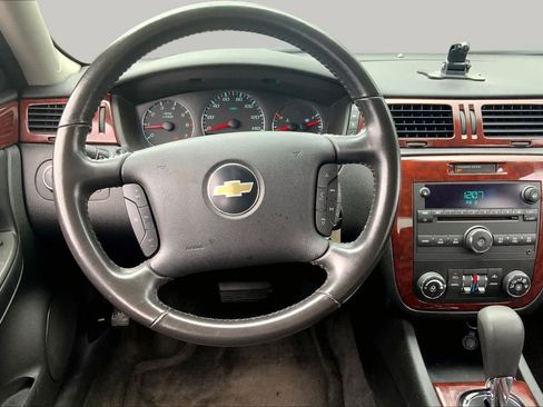 Used 2010 Chevrolet Impala LT FWD image 5