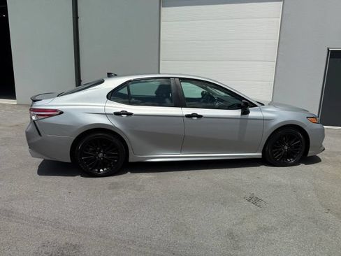 Used 2020 Toyota Camry SE FWD image 8