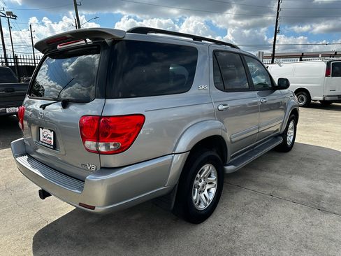 Used 2005 Toyota Sequoia SR5 image 5