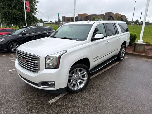 Used 2019 GMC Yukon XL SLT w/ Premium Edition RWD image 2