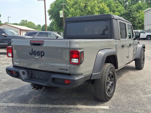 Used 2021 Jeep Gladiator Sport image 11