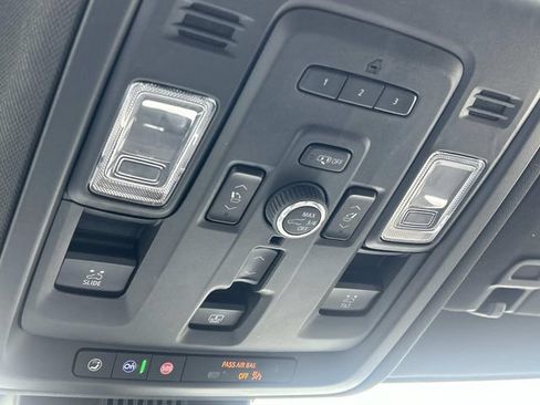 Used 2023 Chevrolet Suburban High Country AWD/4WD image 39