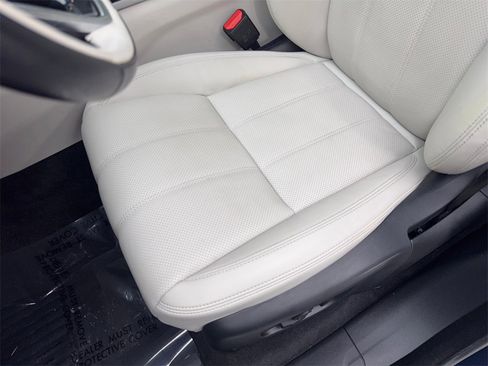 Used 2023 Land Rover Range Rover Velar S image 30