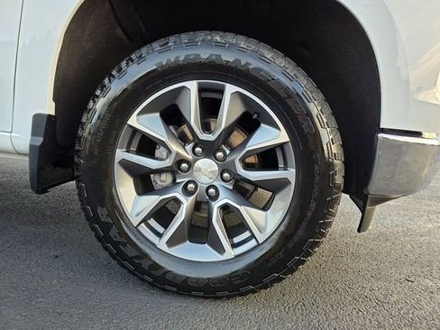 Used 2022 Chevrolet Silverado 1500 LT image 12