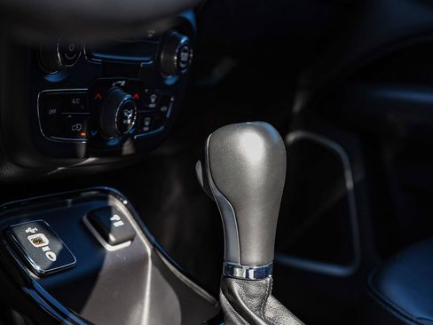 Used 2021 Jeep Compass Latitude image 23