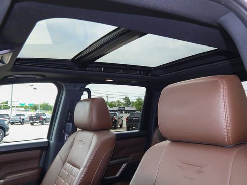Used 2021 Nissan Titan Platinum Reserve w/ Moonroof Package AWD/4WD image 12