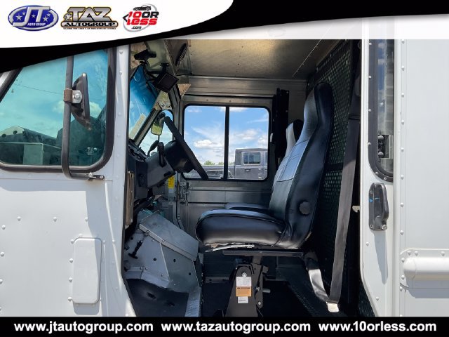Used 2017 Ford E-350 and Econoline 350 Super Duty w/ A/C Prep Package RWD image 14