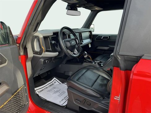 Used 2022 Ford Bronco Badlands image 8