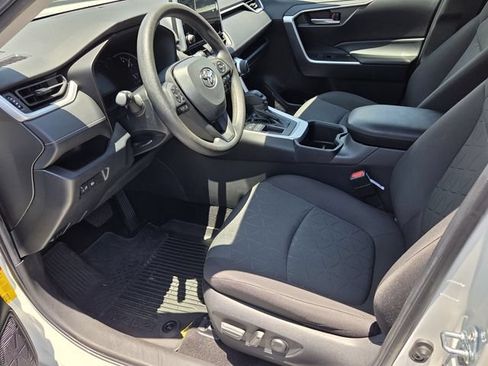 Used 2023 Toyota RAV4 XLE FWD image 9
