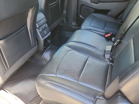 Used 2016 Ford Explorer XLT w/ Equipment Group 202A AWD/4WD image 13