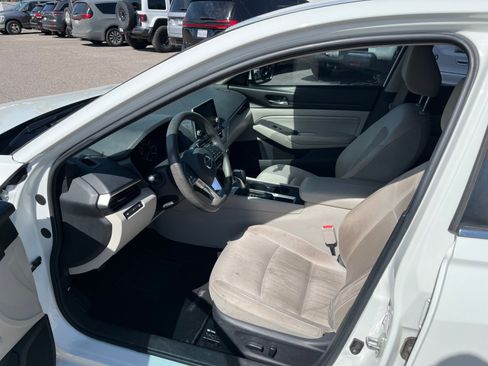 Used 2020 Nissan Altima 2.5 S FWD image 14