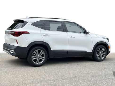 Used 2023 Kia Seltos S w/ Navigation Package FWD image 24
