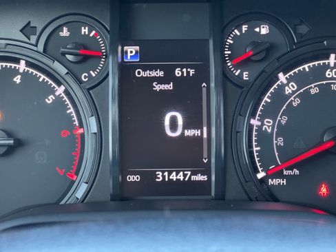 Used 2022 Toyota 4Runner SR5 image 12