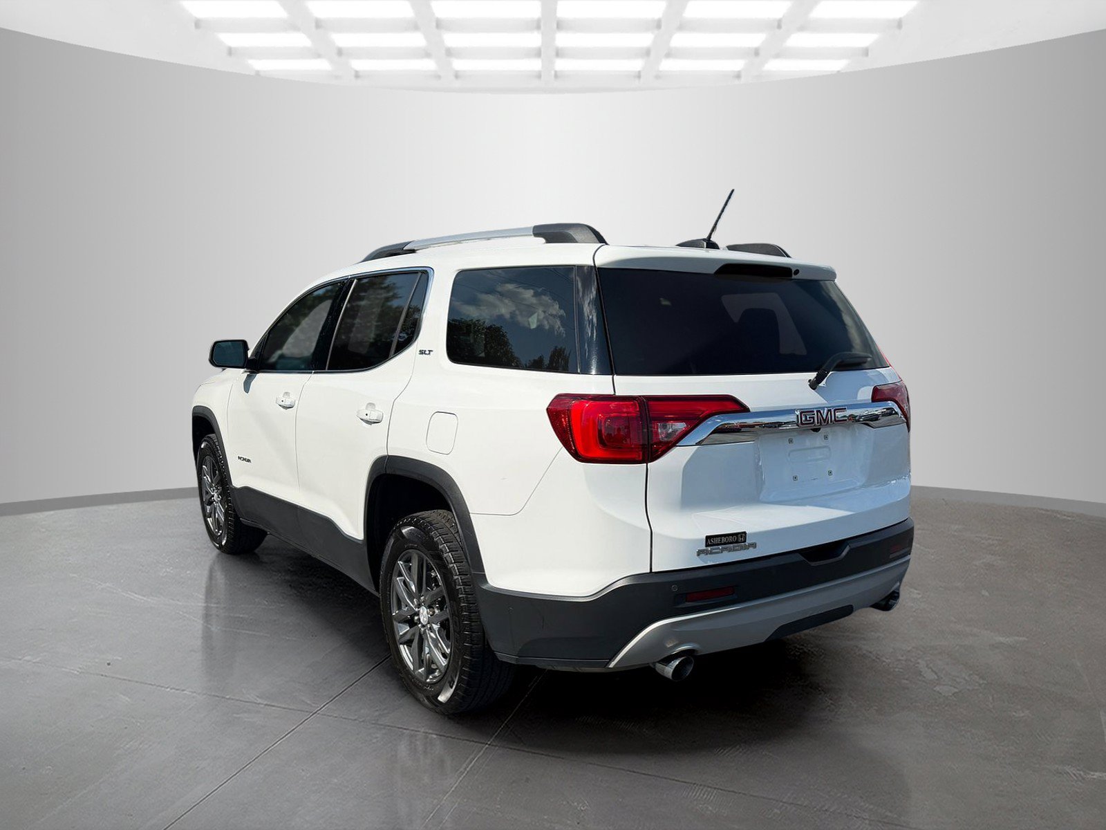 Used 2019 GMC Acadia SLT FWD image 4