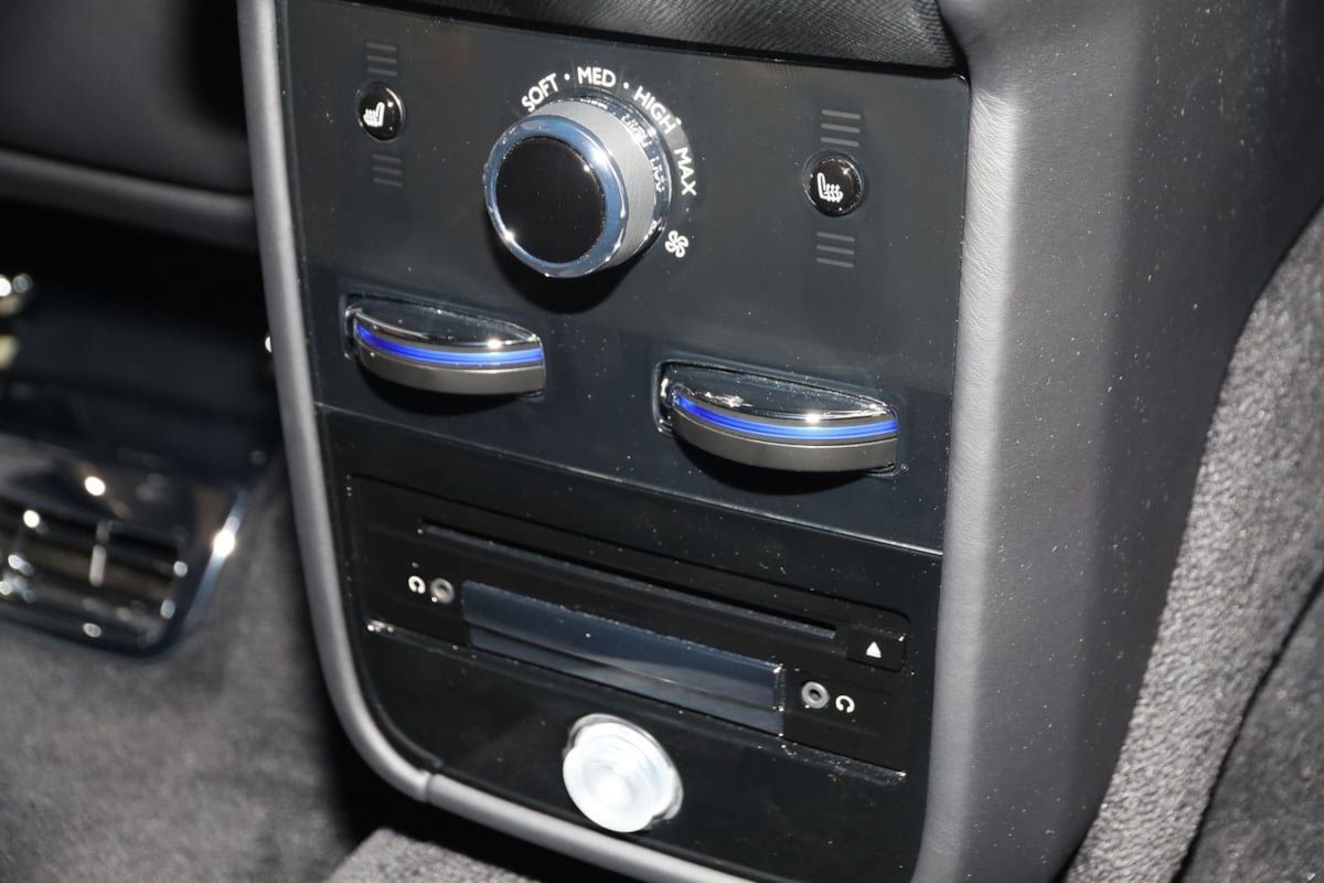 Used 2024 Rolls-Royce Cullinan Black Badge AWD/4WD image 20