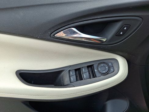 Used 2023 Buick Encore GX Preferred w/ Cold Weather Comfort Package FWD image 13