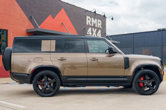 Used 2025 Land Rover Defender 130 X AWD/4WD image 4