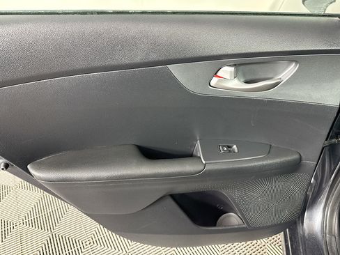 Used 2020 Kia Forte LXS image 24