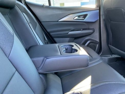 New 2026 Chevrolet Equinox EV LT image 16