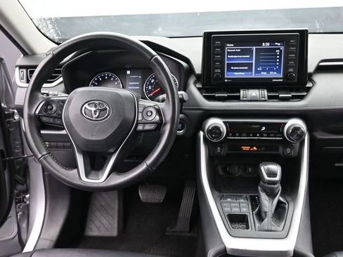 Used 2022 Toyota RAV4 XLE Premium AWD/4WD image 10