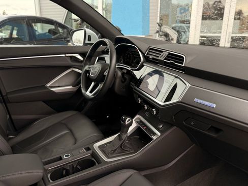 Used 2023 Audi Q3 2.0T Premium Plus image 19