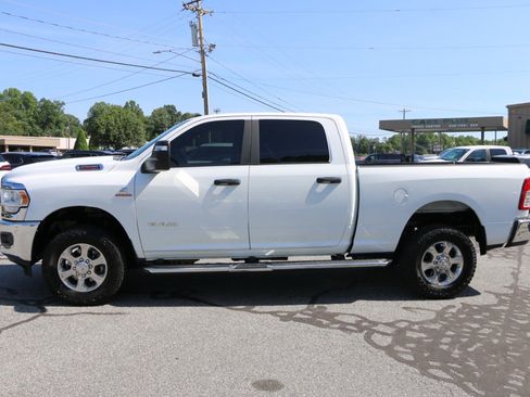 Used 2024 RAM 2500 Big Horn AWD/4WD image 2