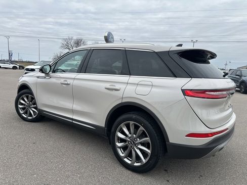 Used 2021 Lincoln Corsair AWD w/ Premium Package image 28