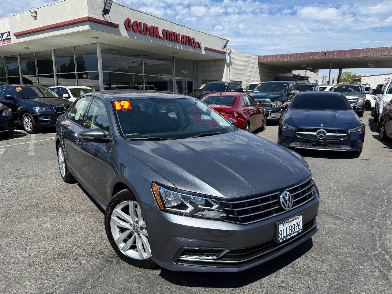 Used 2019 Volkswagen Passat 2.0T Wolfsburg FWD image 1