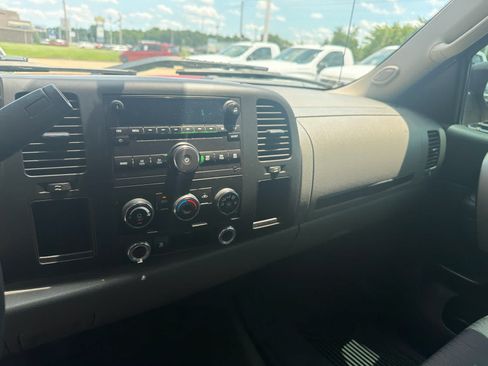 Used 2011 Chevrolet Silverado 1500 LS AWD/4WD image 17
