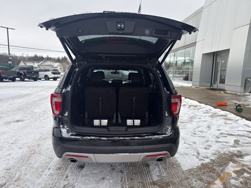 Used 2016 Ford Explorer XLT w/ Equipment Group 202A image 14