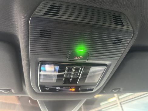 Used 2024 Volkswagen Atlas Cross Sport SE w/ Panoramic Sunroof Package FWD image 28