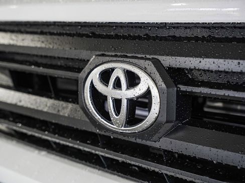 New 2026 Toyota Tacoma SR5 image 6