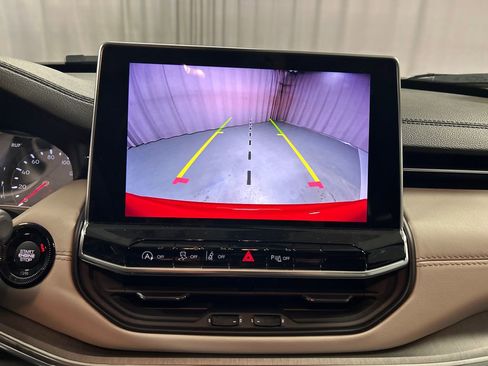 Used 2024 Jeep Compass Limited image 18