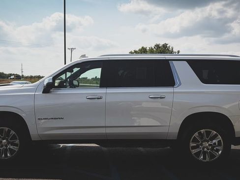 Used 2021 Chevrolet Suburban Premier w/ Max Trailering Package AWD/4WD image 5