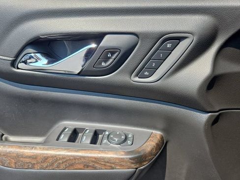 Used 2021 GMC Acadia Denali w/ Denali Technology Package FWD image 18
