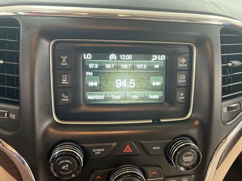 Used 2016 Jeep Grand Cherokee Laredo w/ Quick Order Package 23E AWD/4WD image 14