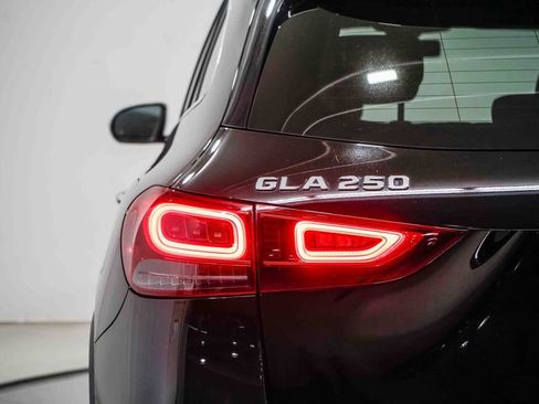 Used 2022 Mercedes-Benz GLA 250 image 9