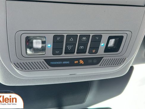 Used 2022 Ford Explorer XLT w/ XLT Sport Appearance Package image 26