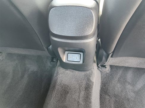 Used 2025 Hyundai Elantra SEL image 21