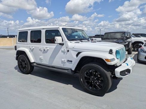 Used 2021 Jeep Wrangler Unlimited Sahara AWD/4WD image 1