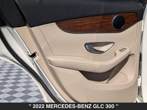 Used 2022 Mercedes-Benz GLC 300 4MATIC image 28