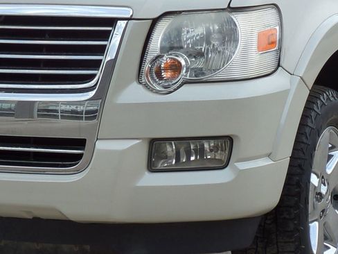 Used 2006 Ford Explorer Limited image 11