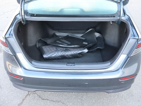 Used 2024 Honda Accord LX image 31