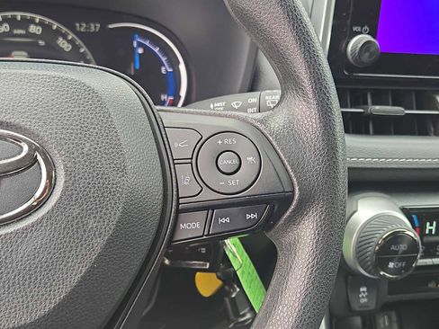 Used 2024 Toyota RAV4 LE image 23